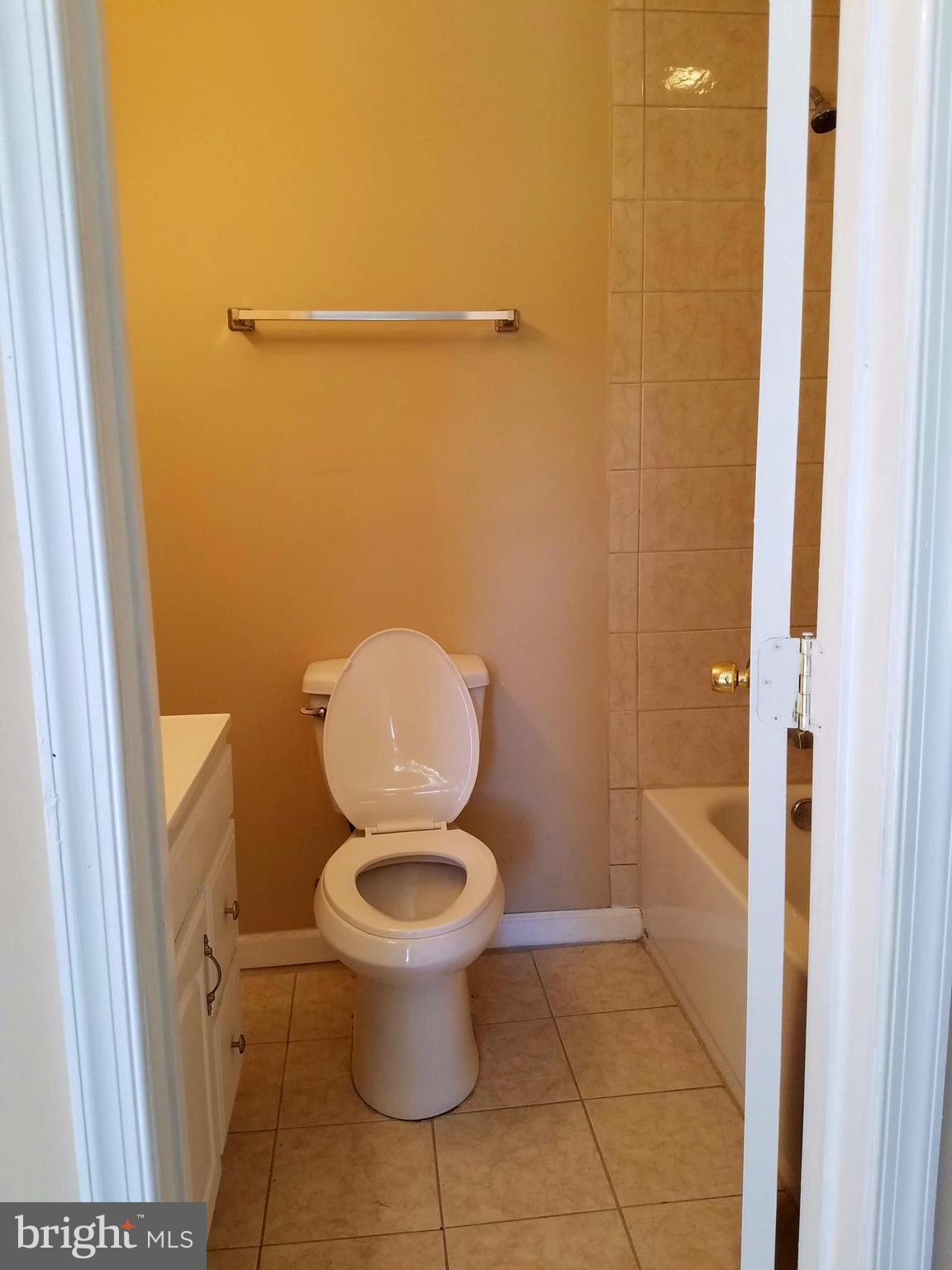 9110 Ardwick Ardmore Road Springdale, MD 20706 - Photo 14 of 17 Bath