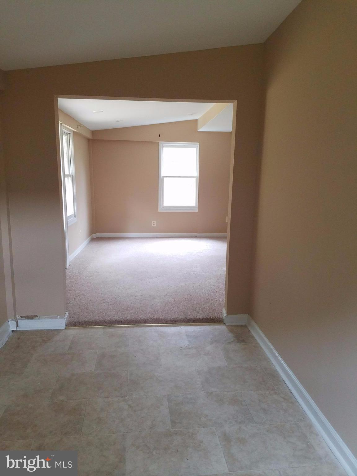 9110 Ardwick Ardmore Road Springdale, MD 20706 - Photo 10 of 17 Family Room