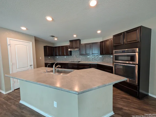 $1,795 | 2096 Brandywine Drive, New Braunfels, TX 78130