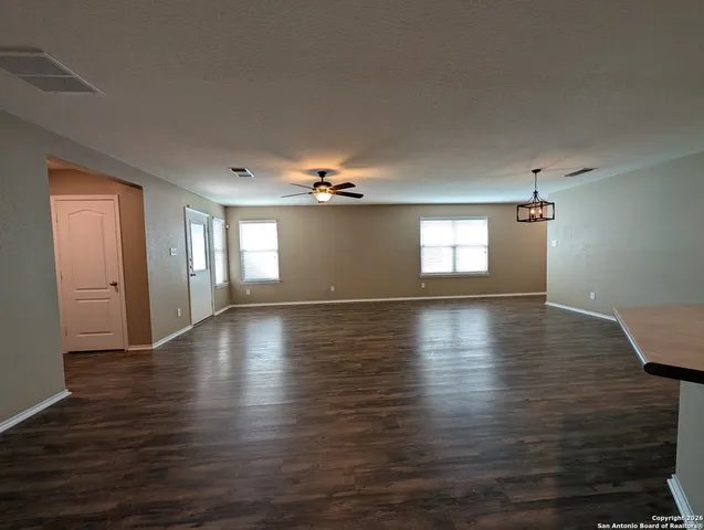 $1,795 | 2096 Brandywine Drive, New Braunfels, TX 78130