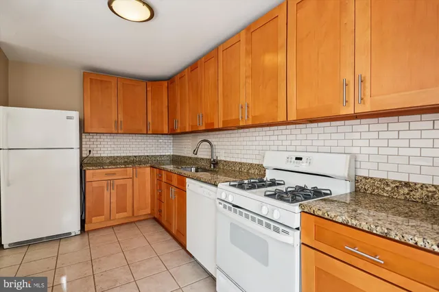 $230,000 | 9039 Sligo Creek Parkway, Unit 806, Silver Spring, MD 20901