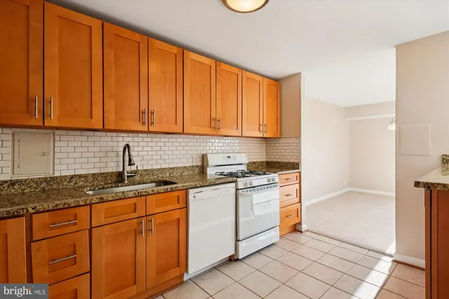 $230,000 | 9039 Sligo Creek Parkway, Unit 806, Silver Spring, MD 20901