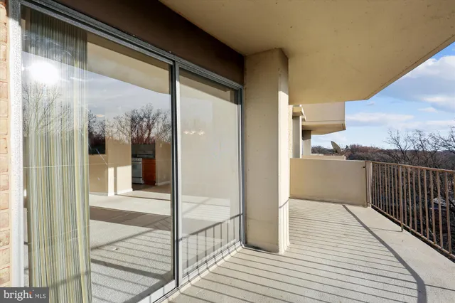 $230,000 | 9039 Sligo Creek Parkway, Unit 806, Silver Spring, MD 20901