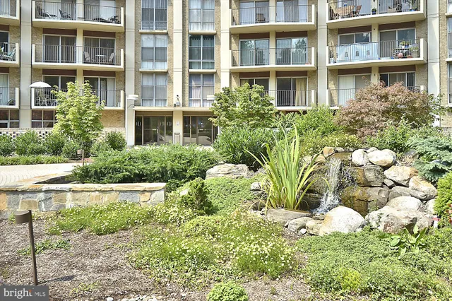 $230,000 | 9039 Sligo Creek Parkway, Unit 806, Silver Spring, MD 20901