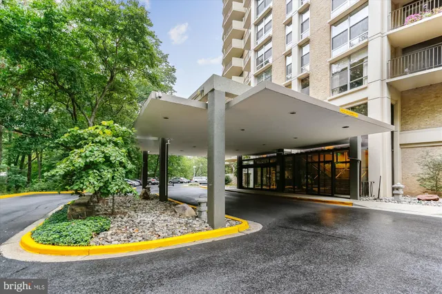 $230,000 | 9039 Sligo Creek Parkway, Unit 806, Silver Spring, MD 20901