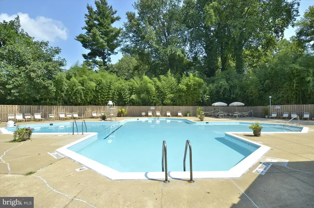 $230,000 | 9039 Sligo Creek Parkway, Unit 806, Silver Spring, MD 20901
