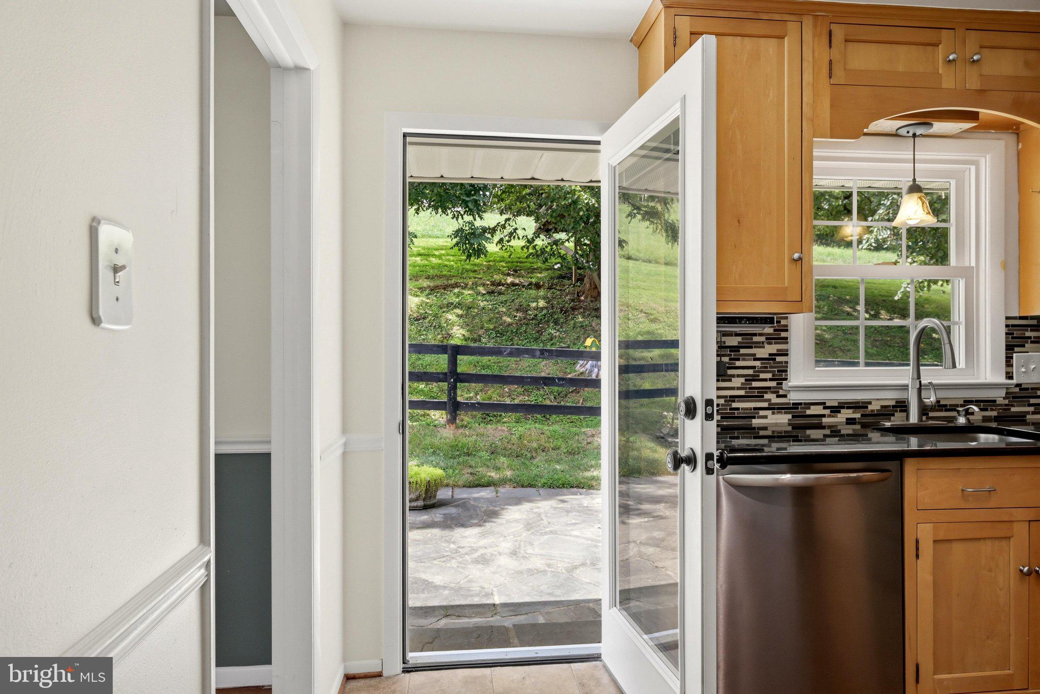 18459 Harmony Church Road Hamilton, VA 20158 - Photo 23 of 80 Kitchen