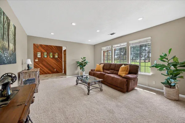 $1,050,000 | 11640 East Sierra Avenue, Clovis, CA 93619