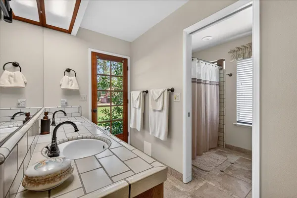 $1,050,000 | 11640 East Sierra Avenue, Clovis, CA 93619