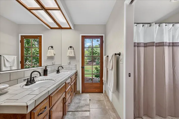 $1,050,000 | 11640 East Sierra Avenue, Clovis, CA 93619