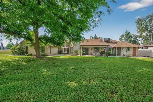 $1,050,000 | 11640 East Sierra Avenue, Clovis, CA 93619