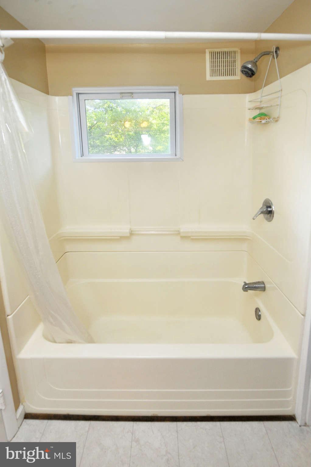 1010 Laredo Road Silver Spring, MD 20901 - Photo 14 of 30 Bath