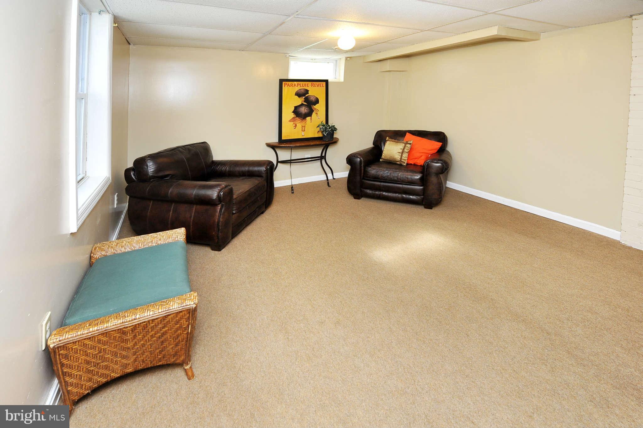 1010 Laredo Road Silver Spring, MD 20901 - Photo 18 of 30 Family Room