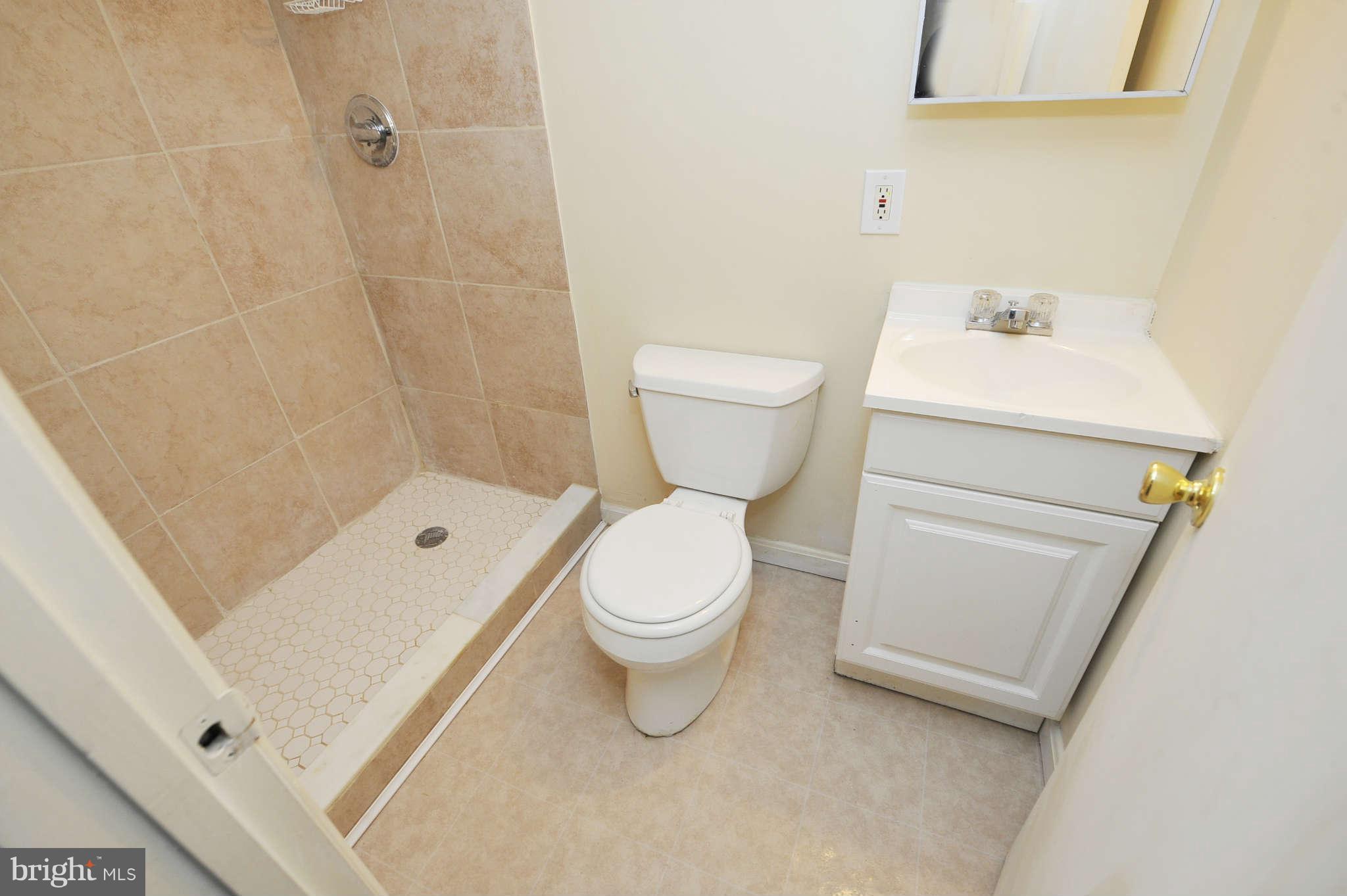 1010 Laredo Road Silver Spring, MD 20901 - Photo 24 of 30 Bath