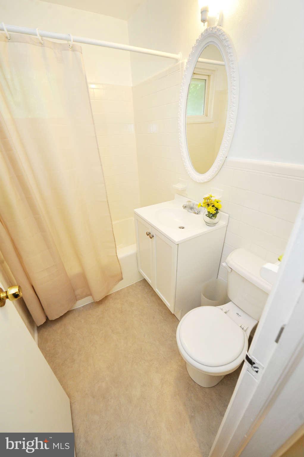 1010 Laredo Road Silver Spring, MD 20901 - Photo 9 of 30 Bath
