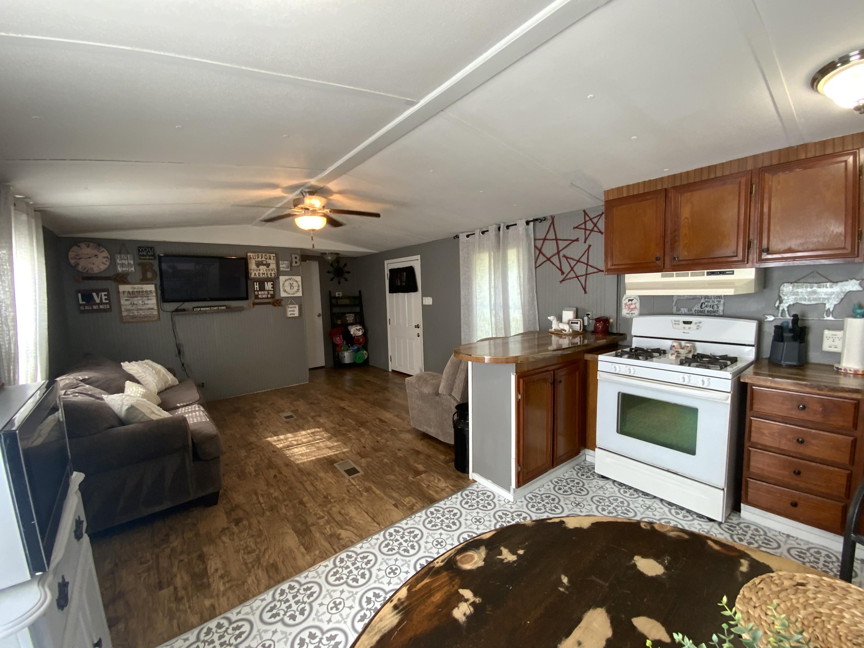 3303 Oak Grove Road Rocky Top, TN 37769 - Photo 17 of 29 AFED2A9A-24F2-42EC-9E27-0BC5B4C20824