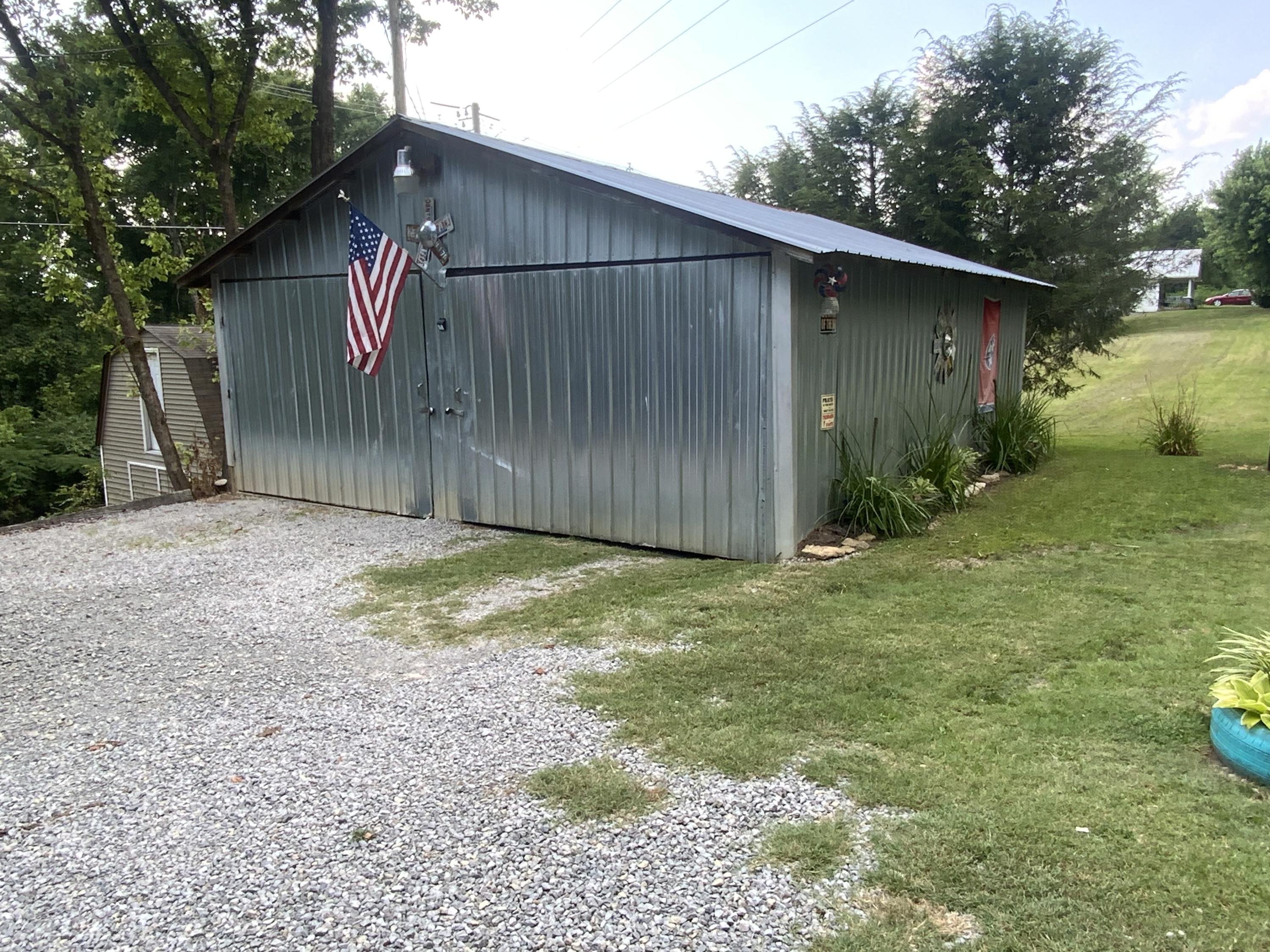 3303 Oak Grove Road Rocky Top, TN 37769 - Photo 4 of 29 9DA864F5-E6C8-42D6-83EB-C0C068B89C3B