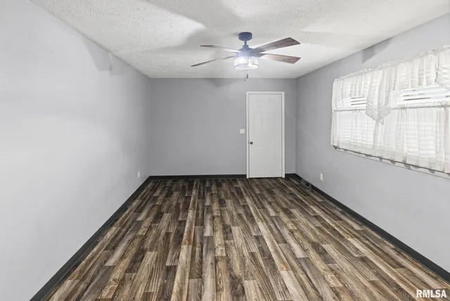 $170,000 | 628 Sara Drive, Centralia, IL 62801