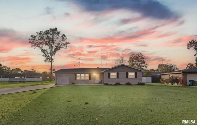 $170,000 | 628 Sara Drive, Centralia, IL 62801