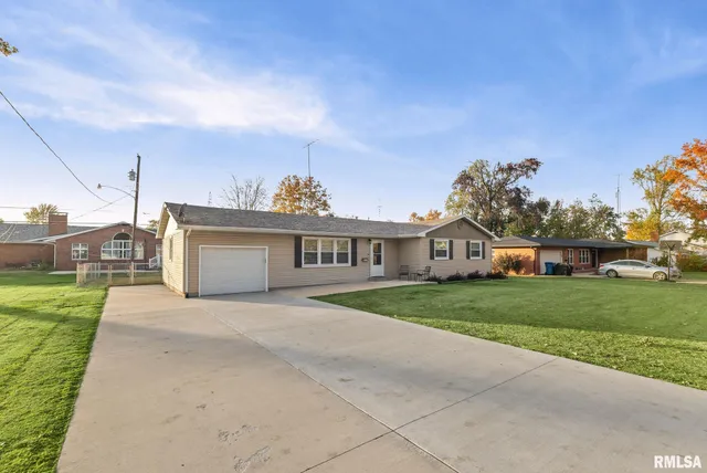 $170,000 | 628 Sara Drive, Centralia, IL 62801