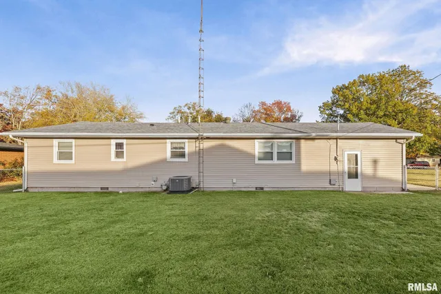 $170,000 | 628 Sara Drive, Centralia, IL 62801