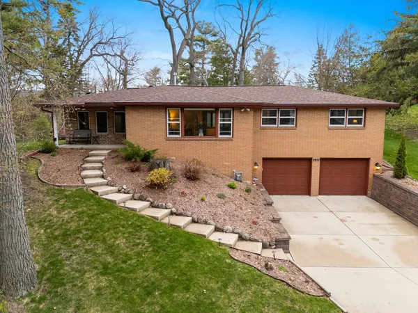 $327,000 | 2857 St Ann Drive, Green Bay, WI 54311