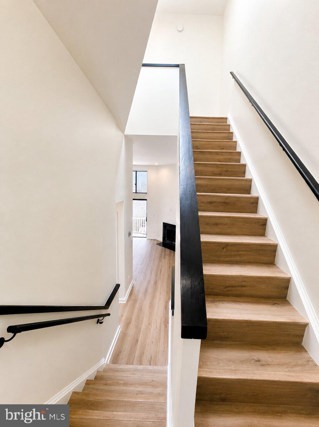 406 15th Street Southeast, Unit B Washington, DC 20003 - Photo 12 of 17