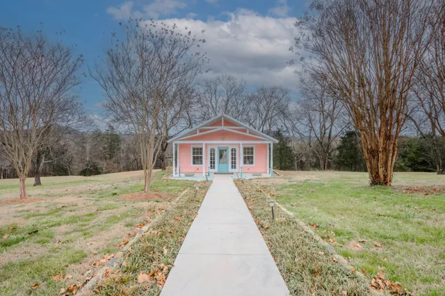 $1,425,000 | 35 Cheatham Road, Ardmore, TN 38449