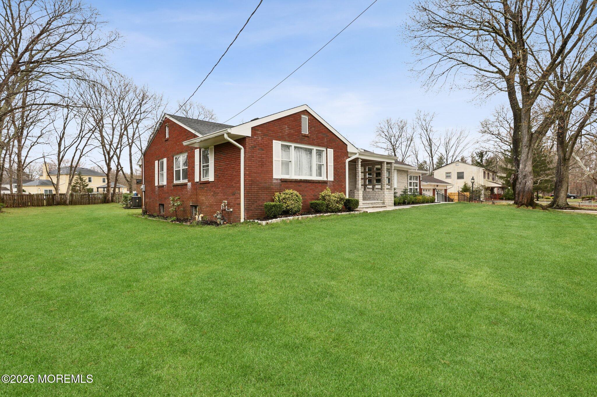 494 Frank Applegate Road Jackson, NJ 08527 - Photo 3 of 31 025