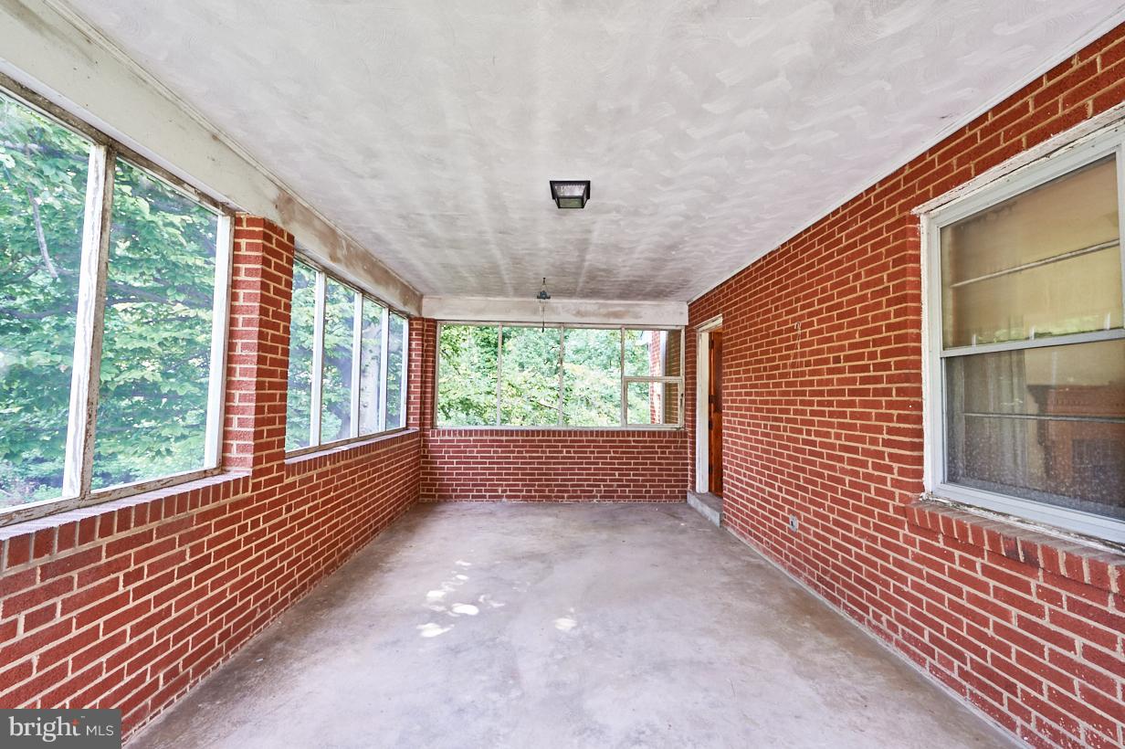 4912 Sharon Road Temple Hills, MD 20748 - Photo 8 of 25 Sunroom