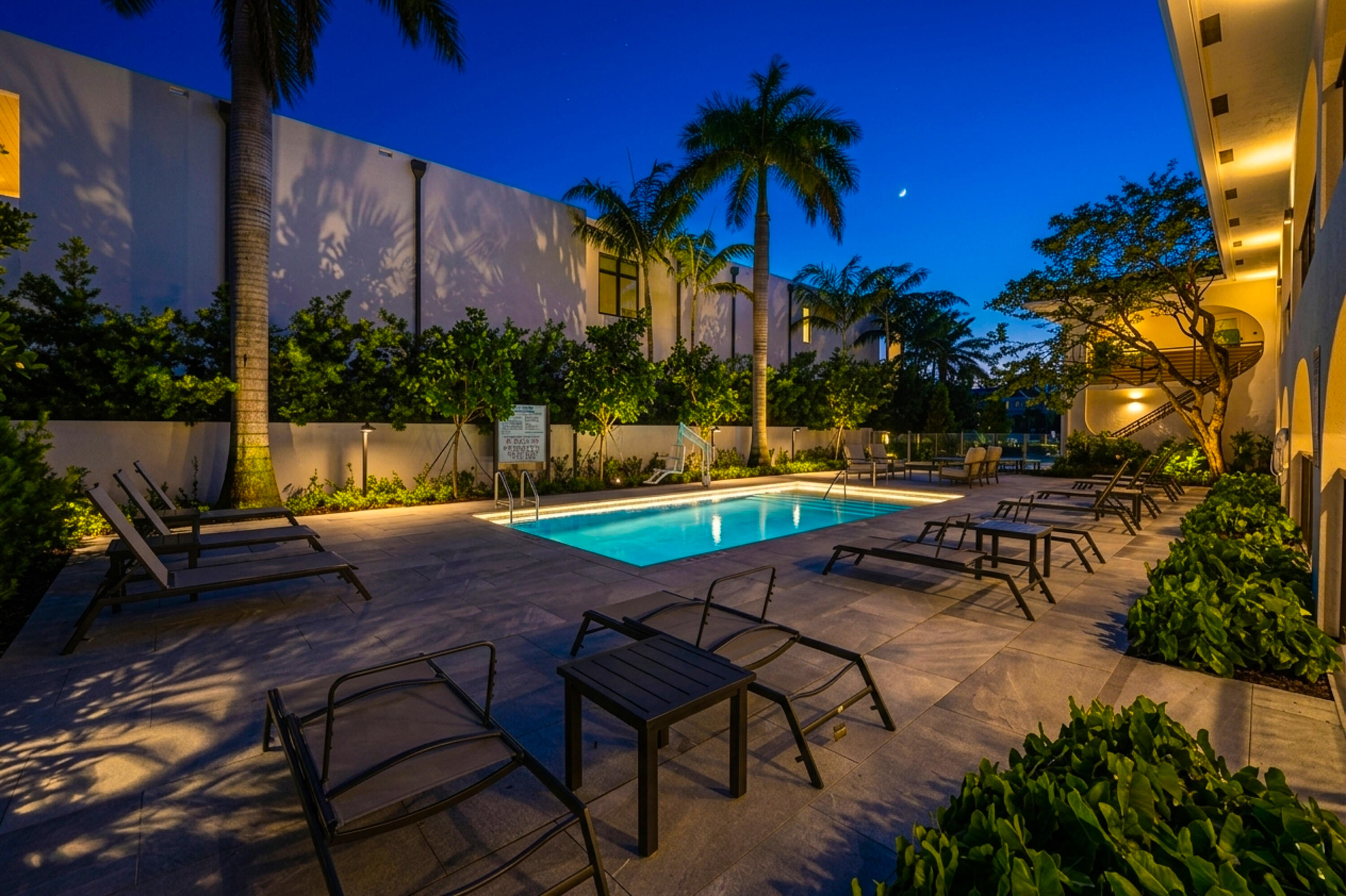 1075 Spanish River Road, Unit 7 Boca Raton, FL 33432 - Photo 14 of 42 outn-2