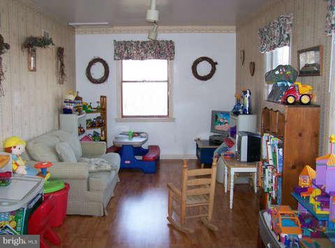 2382 Harvey Gummel Road Hampstead, MD 21074 - Photo 16 of 30 Living Room in In-law Unit