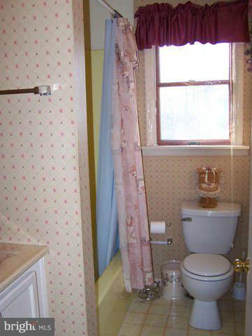 2382 Harvey Gummel Road Hampstead, MD 21074 - Photo 20 of 30 Full bath in In-law unit on main level