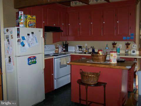 2382 Harvey Gummel Road Hampstead, MD 21074 - Photo 10 of 30 Kitchen in main house
