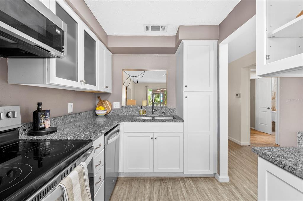 3657 Trophy Boulevard New Port Richey, FL 34655 - Photo 7 of 30