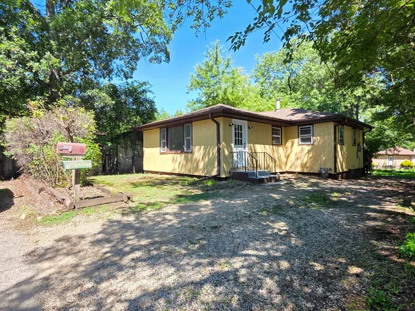 $1,950 | 24492 Hickory Street, Round Lake, IL 60073