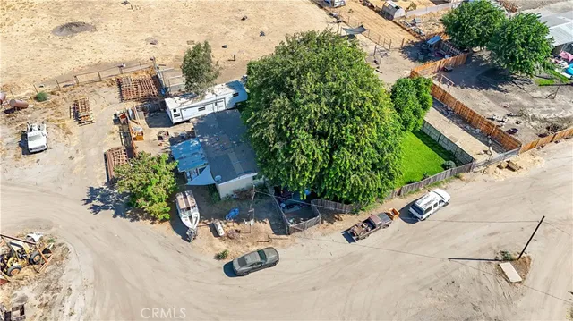 a view of a big room with furniture and a garage
