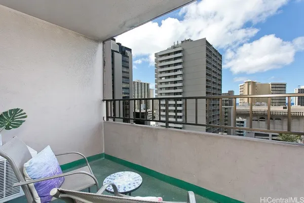$2,450 | 2240 Kūhiō Avenue, Unit 1311, Honolulu, HI 96815