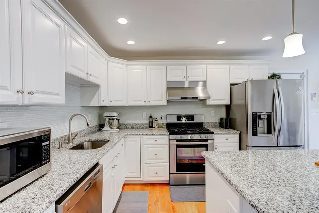 $4,400 | 3 Hawthorne Street, Unit 3, Woburn, MA 01801