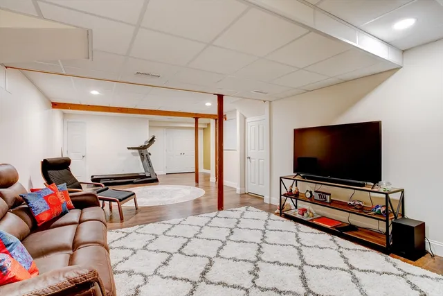 $4,400 | 3 Hawthorne Street, Unit 3, Woburn, MA 01801