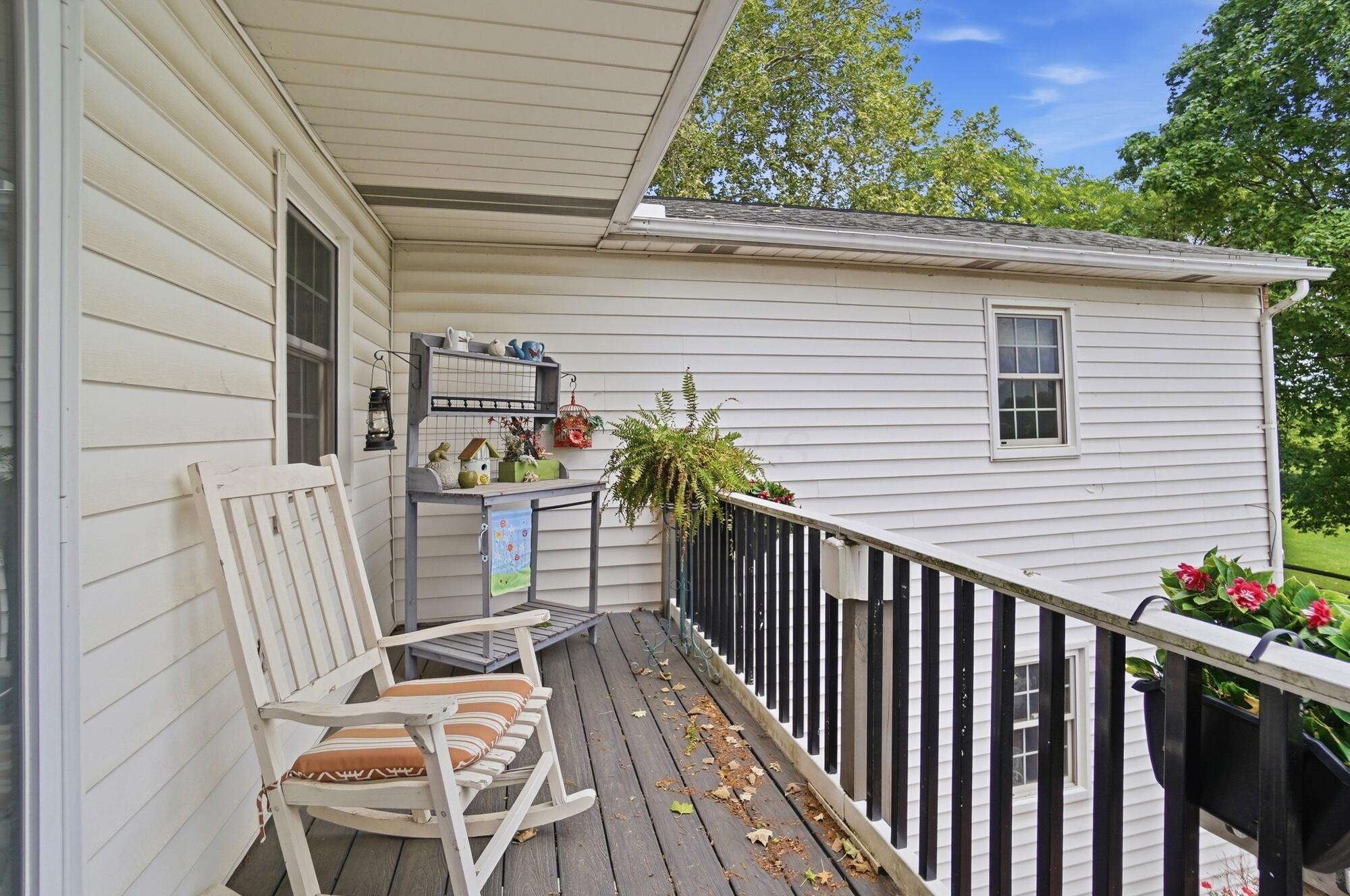 6075 Alkire Road Galloway, OH 43119 - Photo 49 of 85 2nd floor balcony