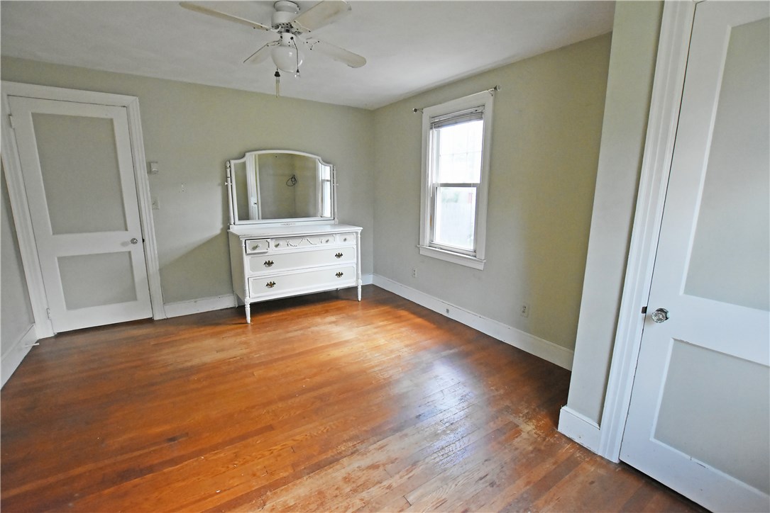 206 Holmes Road Warwick, RI 02888 - Photo 3 of 20 Gallery Image 3