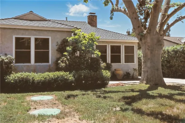 $725,000 | 13384 Foothill Boulevard, Sylmar, CA 91342