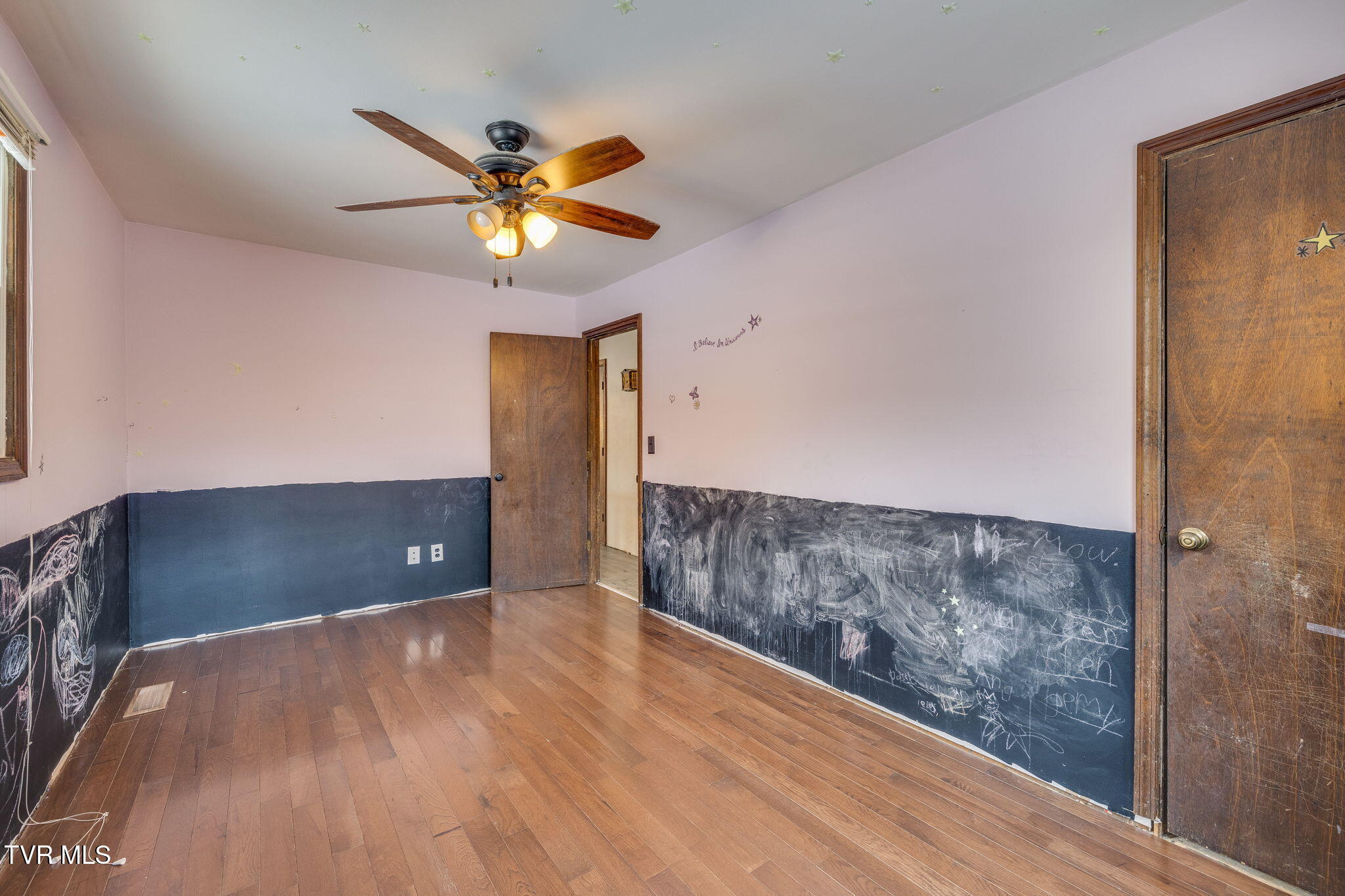 331 Sneed Hill Road Elizabethton, TN 37643 - Photo 14 of 35 014