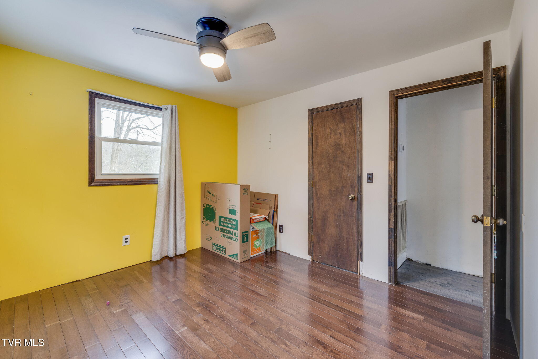 331 Sneed Hill Road Elizabethton, TN 37643 - Photo 17 of 35 017