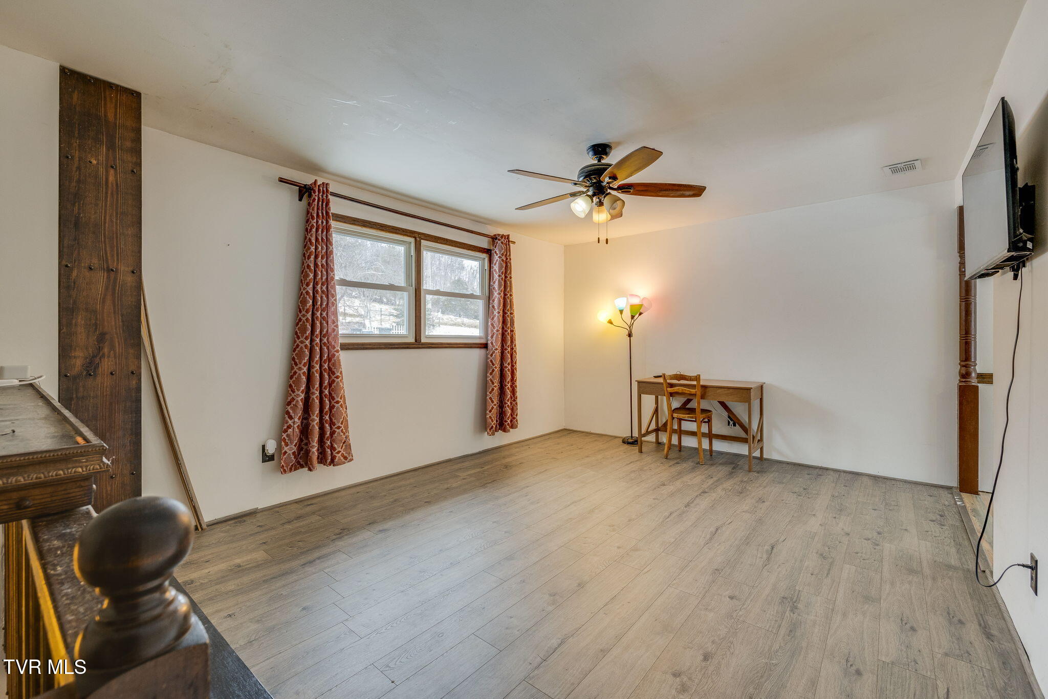 331 Sneed Hill Road Elizabethton, TN 37643 - Photo 5 of 35 005