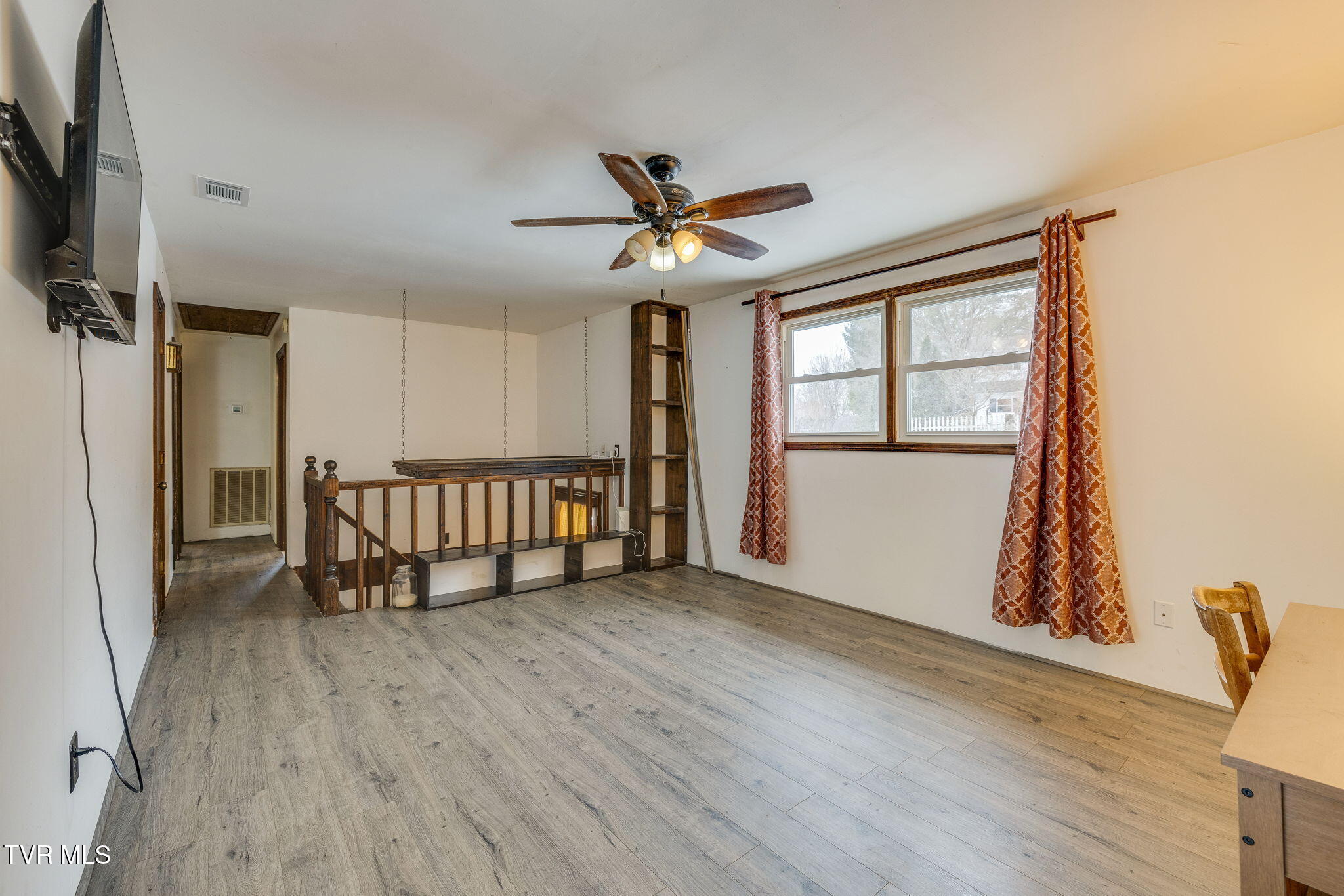331 Sneed Hill Road Elizabethton, TN 37643 - Photo 6 of 35 006
