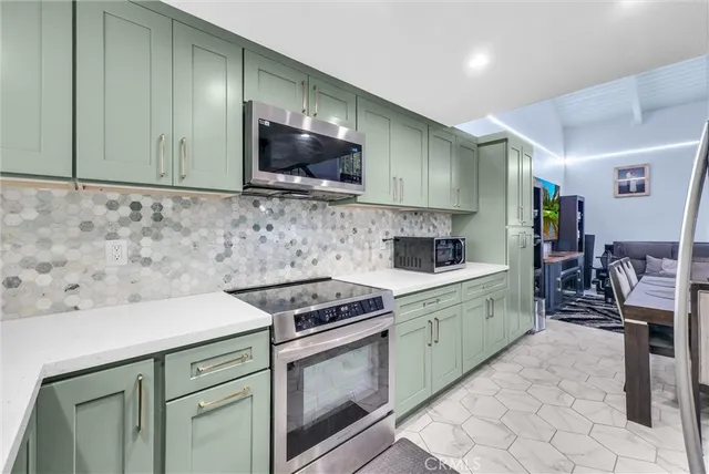 $475,000 | 2520 North Tustin Avenue, Unit B, Santa Ana, CA 92705