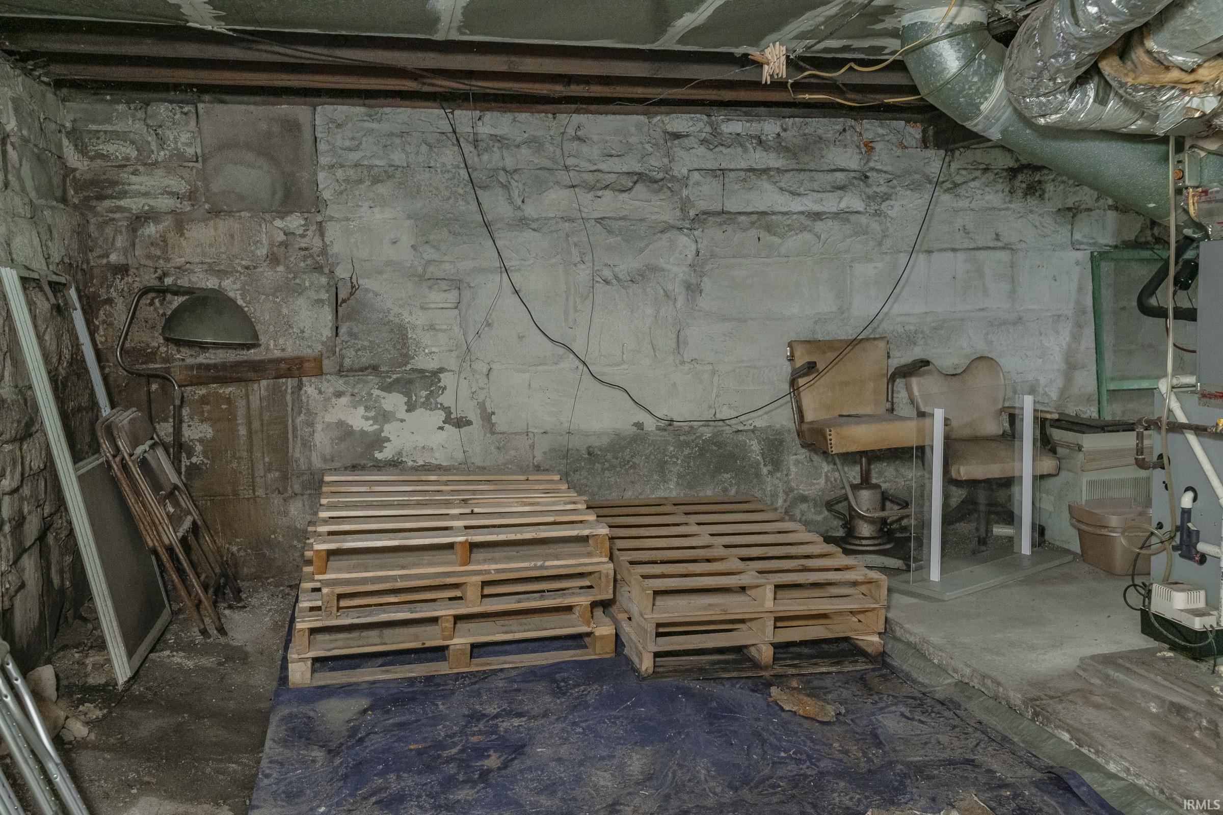 201 North Adams Street Bloomington, IN 47404 - Photo 27 of 35