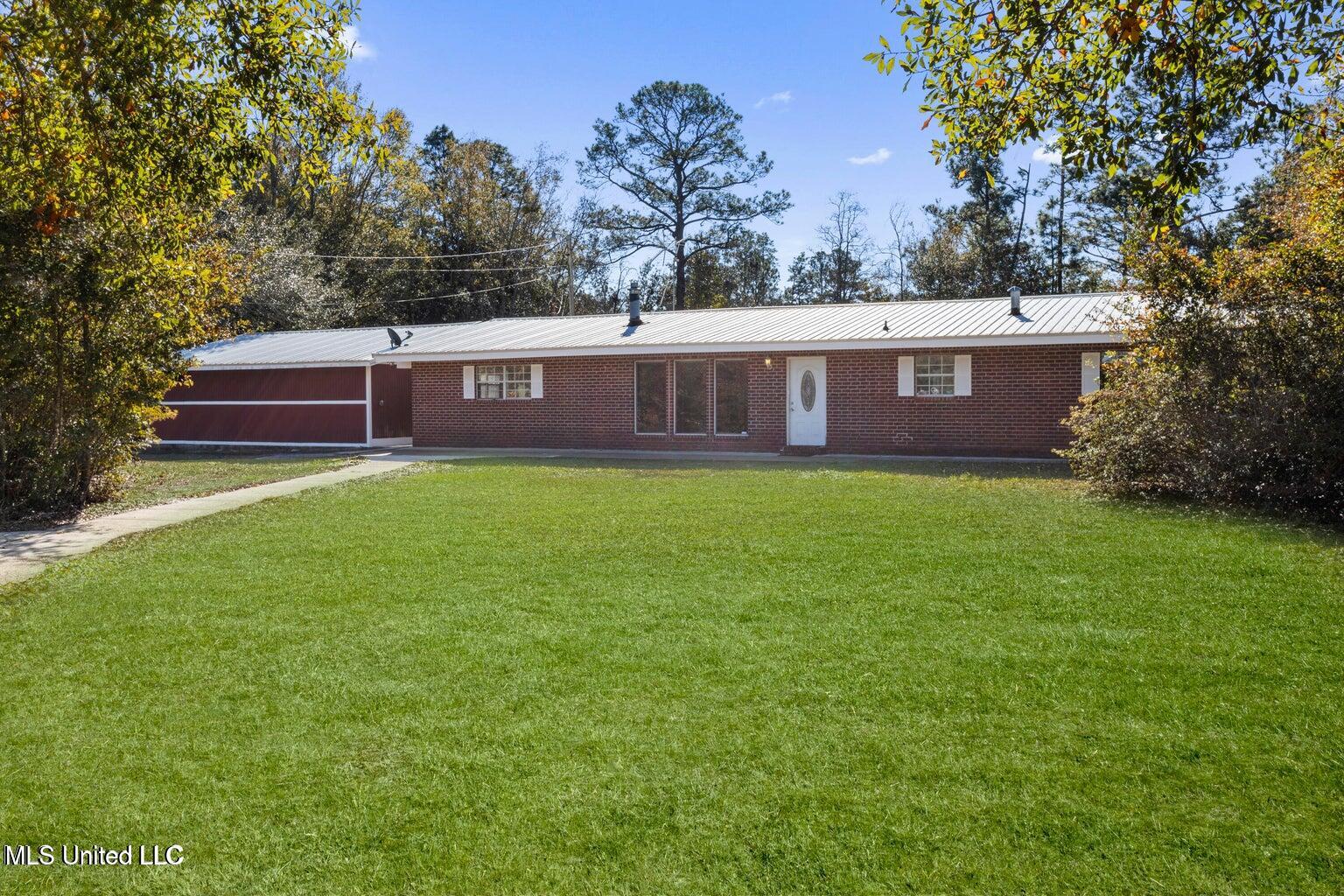 6 Davis Bayou Circle Ocean Springs, MS 39564 - Photo 2 of 67 20241221173943975210000000-o